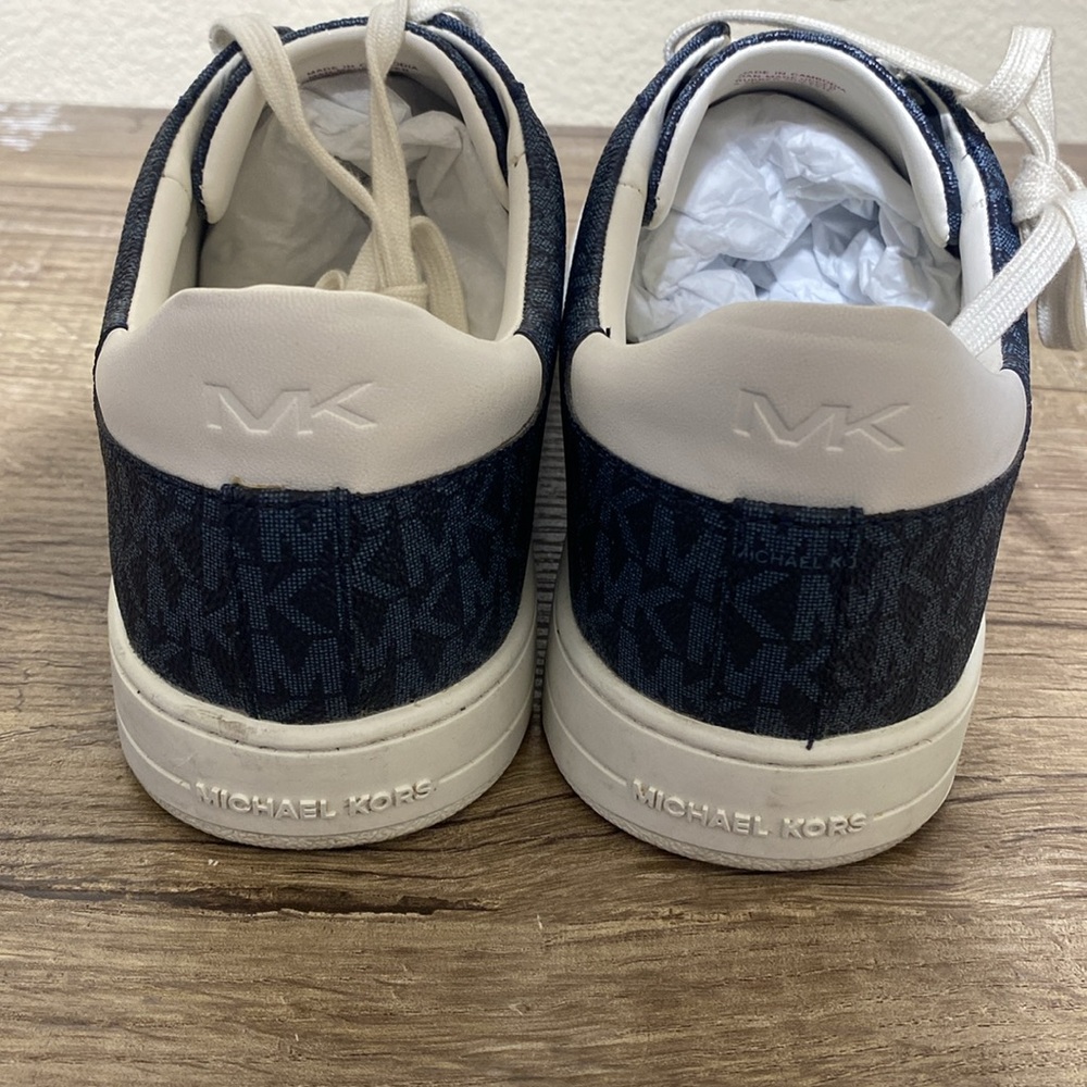 Michael Kors sneakers brand logo - Picture 9 of 12